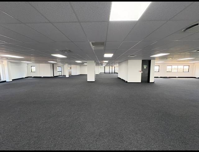 738M² OFFICE TO LET IN MIDRIDGE PARK